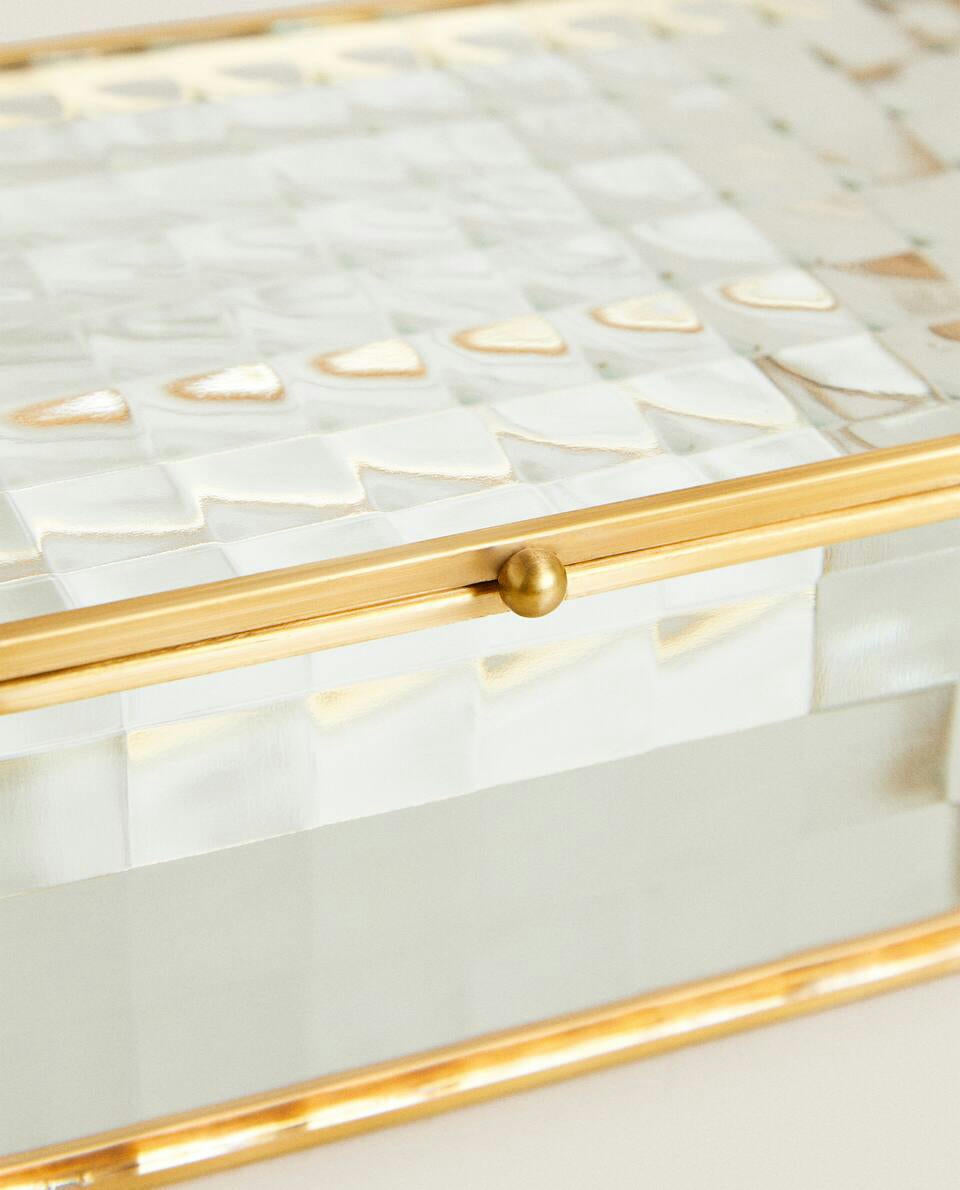 BOX WITH GOLD RIM