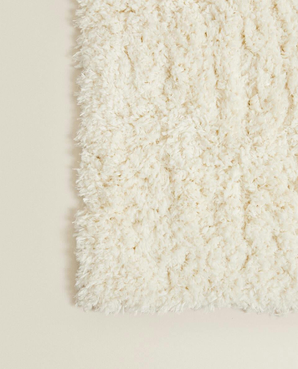 SOFT-TOUCH RUG
