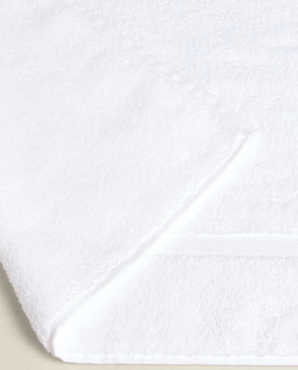 EXTRA-SOFT BATH MAT